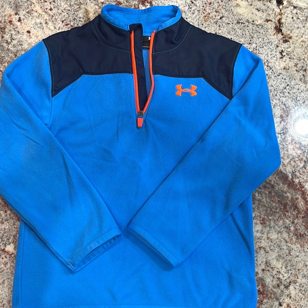 Size 6 little boys Under Armour fleece pullover